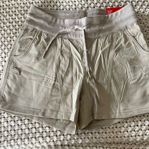 NWT North face hiking short